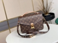 LV M44875 Louis Vuitton M44876 Pochette Metis Monogram Canvas