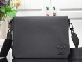 LV M57080 Louis Vuitton Messenger Bag Black Grained Calf Leather