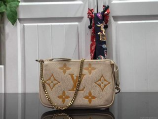 LV M80501 Louis Vuitton Mini Pochette Accessoires Cream