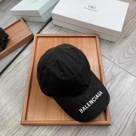 Balenciaga 529192310 Cap black white Classic Baseball Cap with Balenciaga embroidered logo B990037