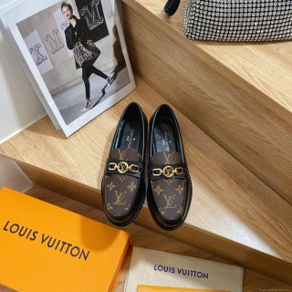 Louis Vuitton – Women’s Shoes 1AACXY Chess Flat Loafers 184002