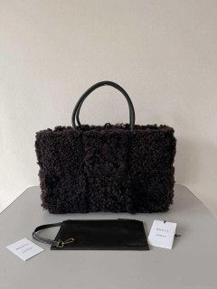 Bottega Veneta BV 652867 Arco Tote Intreccio shearling Black