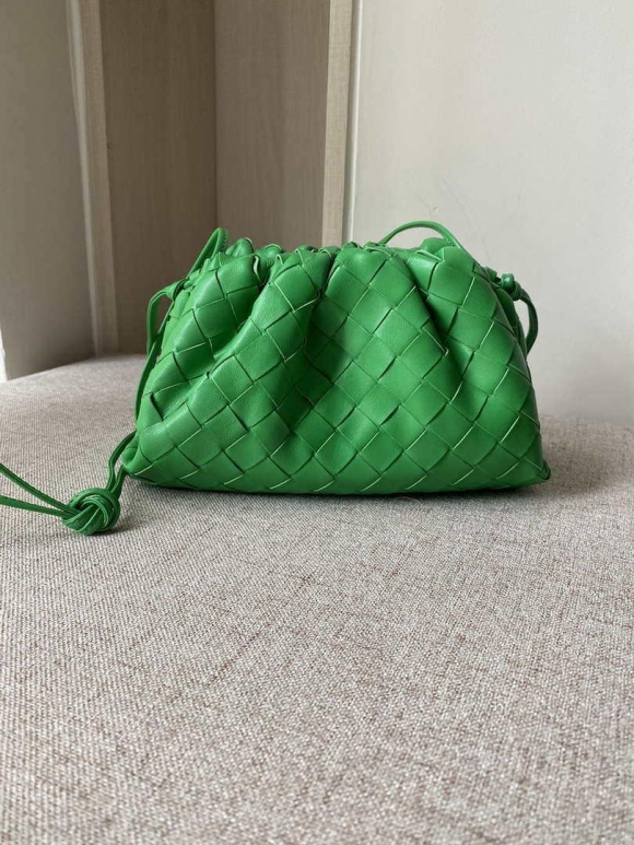 BV 585852VCPP13722 Bottega Veneta Mini Pouch Green