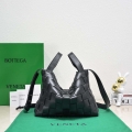 Bottega Veneta BV 7466 Bowling bag Black