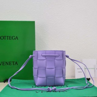 Bottega Veneta BV 680218 Small Cassette Cross-Body Bucket Purple