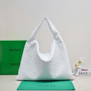 Bottega Veneta BV 763970 Large Hop Fondant Bag White