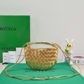 Bottega Veneta BV 744267 Mini Sardine Cross-body bag realised with Intrecciato Gold