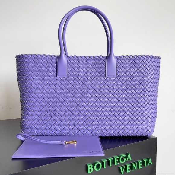 Bottega Veneta BV 608811 Large Cabat Bag Bv0018