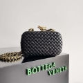 Bottega Veneta BV 776662V01D11019 Knot with Chain Black