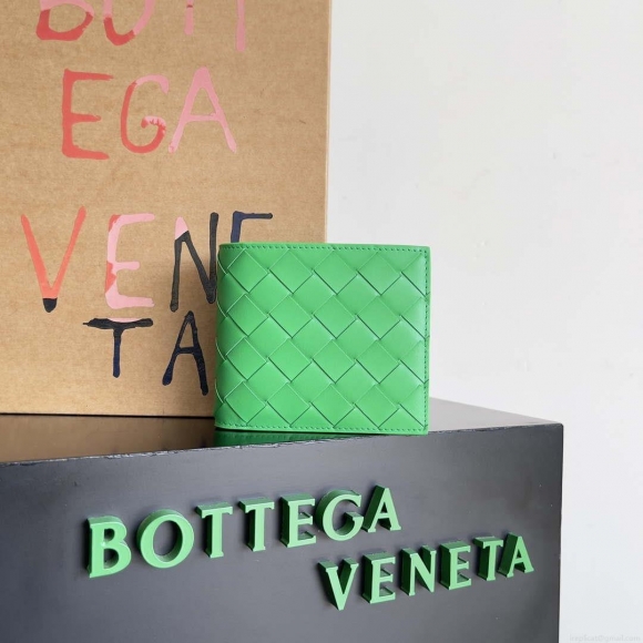 Bottega Veneta BV 743211 Intrecciato Bi-Fold Wallet BV70054