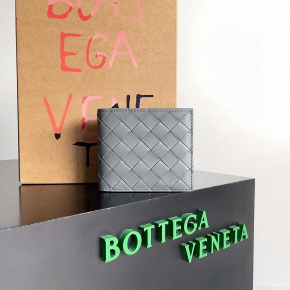 Bottega Veneta BV 743211 Intrecciato Bi-Fold Wallet BV70056