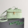 Bottega Veneta BV 789109V3IV16414 Bang Bang Vanity Case Light Green