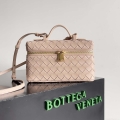 Bottega Veneta BV 789109V3IV16414 Bang Bang Vanity Case Light Pink