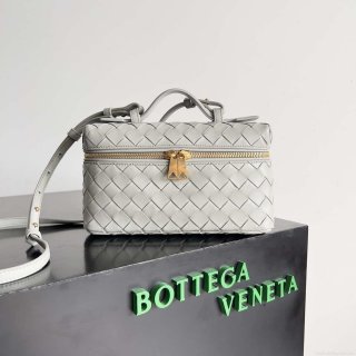 Bottega Veneta BV 789109V3IV16414 Bang Bang Vanity Case Gray