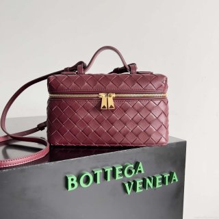 Bottega Veneta BV 789109V3IV16414 Bang Bang Vanity Case Wine Red