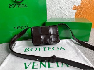 Bottega Veneta BV 666688 Cassette Shoulder Bag 33993 Dark Brown