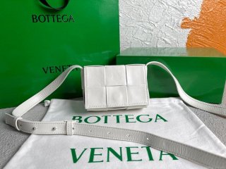 Bottega Veneta BV 666688 Cassette Shoulder Bag 33993 White