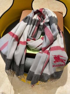 Burberry Scarves Classic Scarf B87408