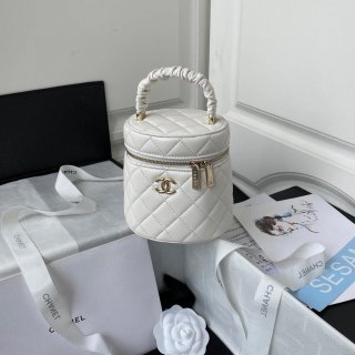 Chanel Vanity Case Lambskin AP2730 White