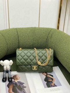 Chanel AS3609 Flap Bag Lambskin Lambskin & Gold-Tone Metal Green