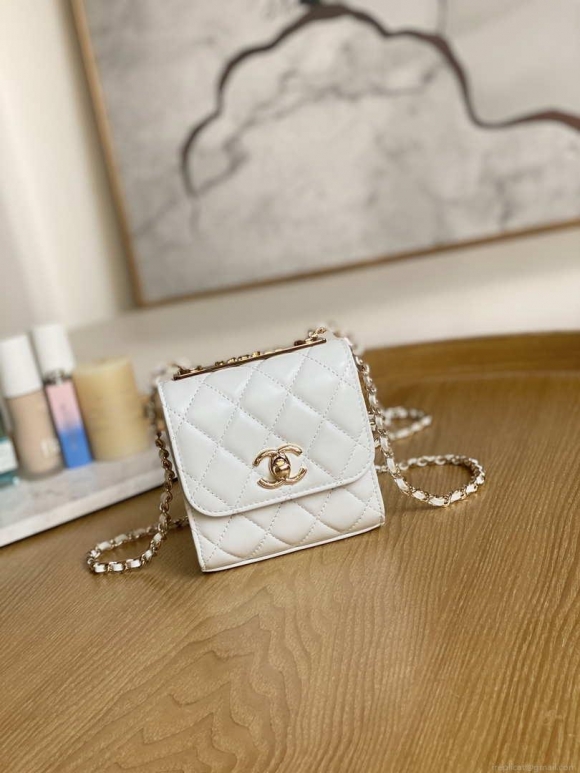 Chanel AP3020 Clutch with chain lambskip gold tone metal White