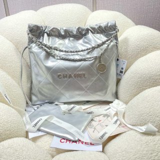 Chanel 22 Handbag Shiny Calfskin AS3261 Silver