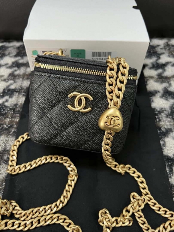 Chanel AP3203 Clutch With Chain Grained Calfskin Black