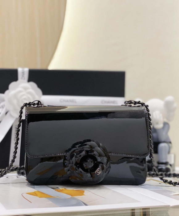 Chanel AS3356 Mini Flap 18cm Patent leather Camellia Black