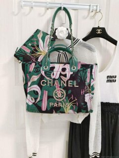 Chanel A66941 Large Tote Printed Velvet Wooden Pearls & Gold-Tone Metal Green & Multicolour