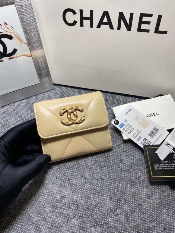 Chanel AP1064 CARD HOLDER Lambskin Beige