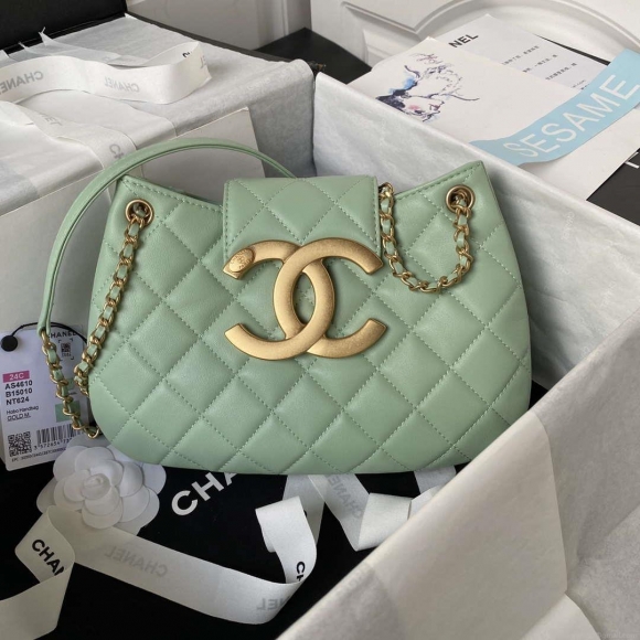 Chanel AS4610 Messenger bag Lambskin Green