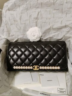 Chanel AS4455 CLUTCH Lambskin Imitation Pearls & Gold Metal Black