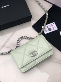 Chanel AP0957 19 Wallet on Chain Woc Shiny Lambskin Green Silver