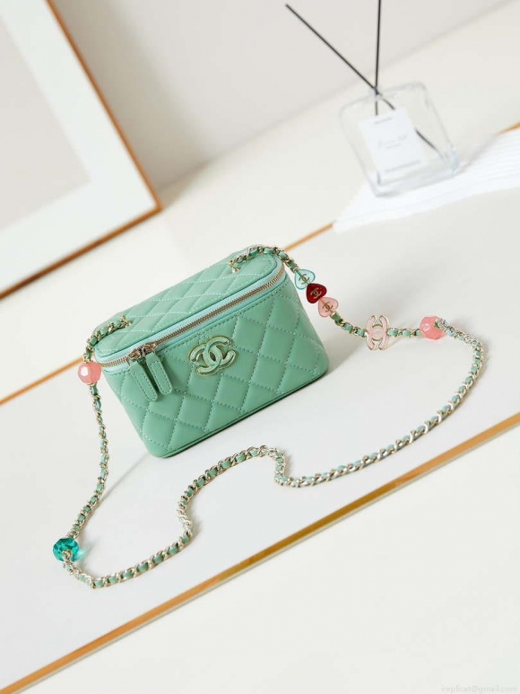 Chanel AP3784 Clutch With Chain Lambskin Vanity Box bag with Enamel buckle AP3231 Green