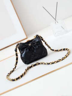 Chanel AP4028 Clutch with chain Lambskin Patent Crumpled Lambskin & Gold-Tone Metal Black