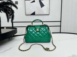 Chanel AS4959 Flap bag With top handle Shiny Lambskin & Gold-Tone Metal Green