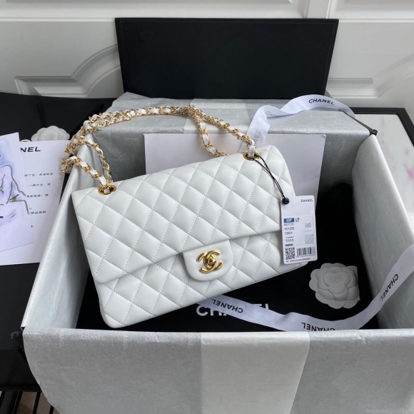 Chanel A01112 CF Quilted Classic Flap Bag in Grainy Lambskin White