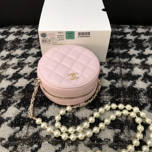 Chanel A68055 Chanel clutch with chain Round Bag Lambskin Pink