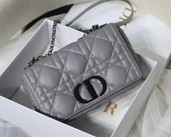 Dior M9241 Small Quilted Macrocannage Calfskin Gray