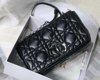 Dior M9243 Large Quilted Macrocannage Calfskin Black