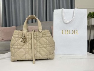 Dior M2821 Medium Dior Toujours Bag Beige Macrocannage Calfskin