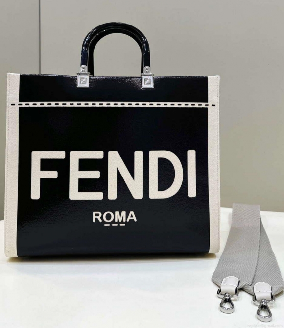 Fendi 8BH386 Fendi Sunshine Medium Blak and white leather shopper