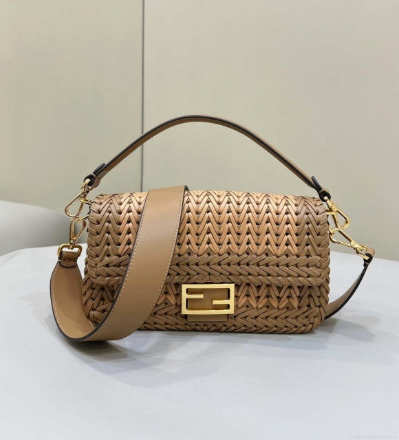 Fendi 8BR600 Baguette Sand and Brown interlaced leather and raffia bag 8630