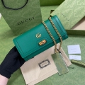 Gucci 658243 Diana chain wallet in Green