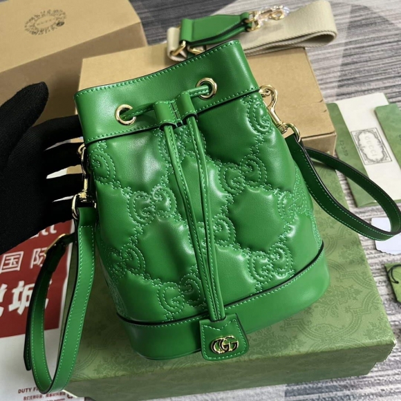 Gucci 728231 GG Matelassé Bucket Bag Green