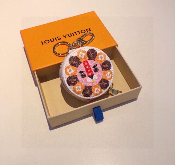 Louis Vuitton Keychains Fashion Key holder L62638