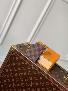 LV M01478 Louis Vuitton LV Chocolate Bar Figurine Key Holder and Bag Charm Brown grid