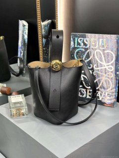 Loewe AANBBBMX01 Mini Pebble Bucket Bag in mellow calfskin Black