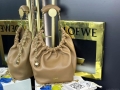 Loewe A914Q37X01 Medium Squeeze bag in nappa lambskin Oak