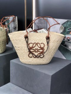 Loewe A223T43X02 Medium Anagram Basket bag in iraca palm and calfskin Natural Tan